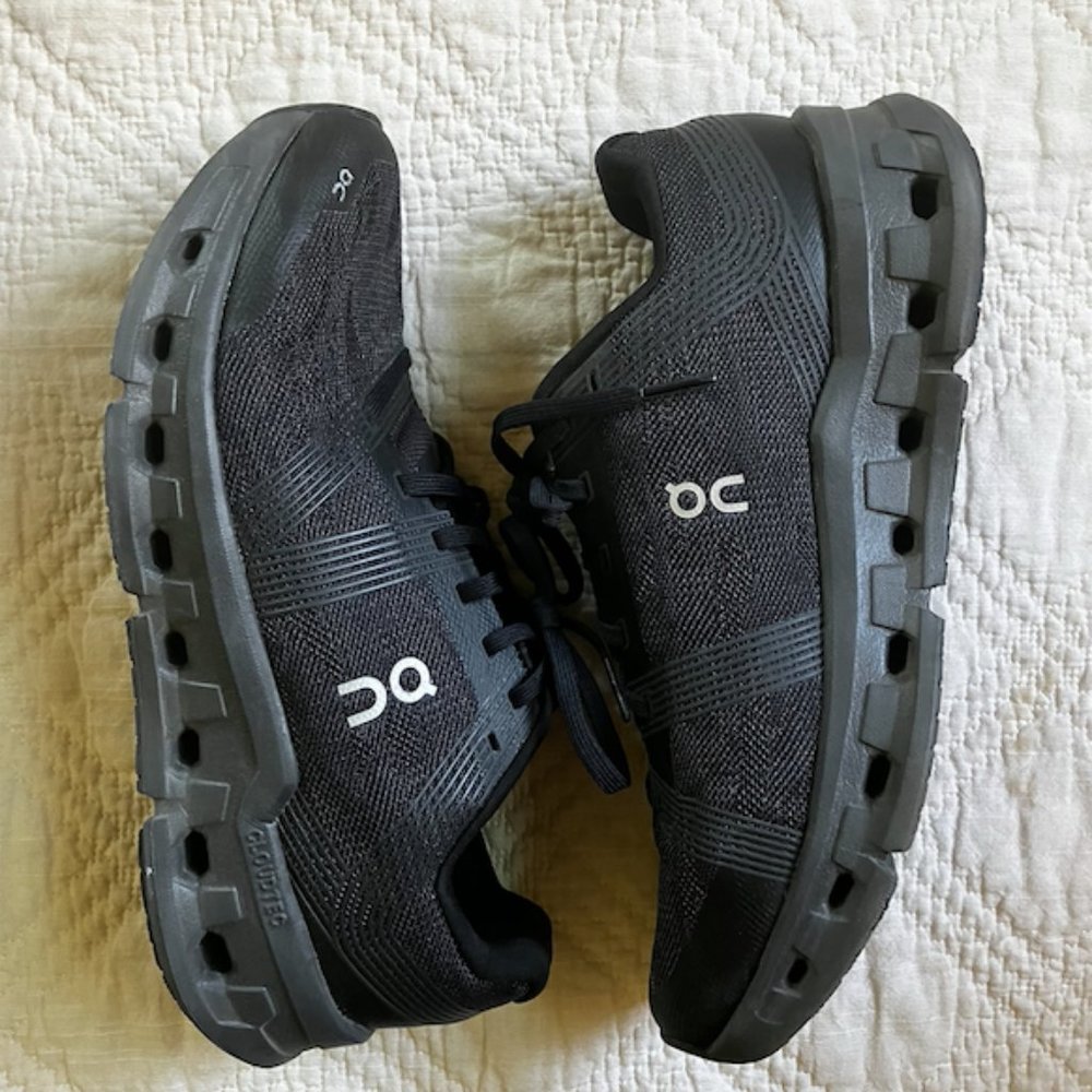 On Running - CloudGo Athletic Shoes